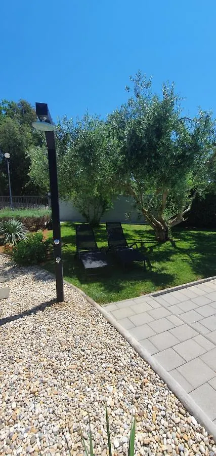 Sunny Apartments Zaton  Croatia