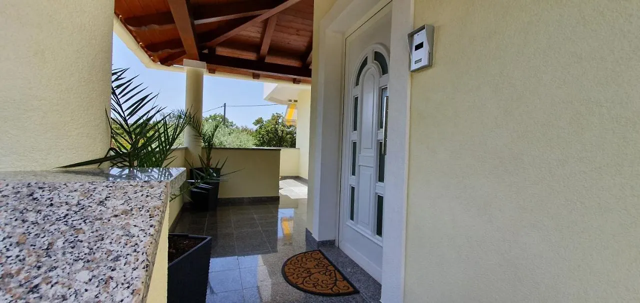 Sunny Apartments Zaton  Croatia